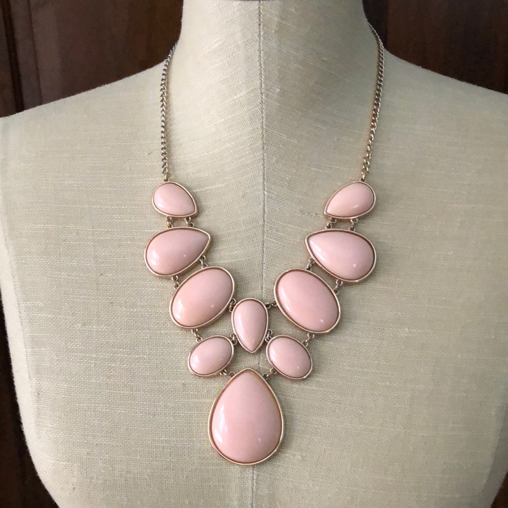 Peach bubble detail necklace